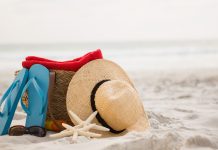 На море, в поход или в горы: какую аптечку взять в отпуск Аптечка в отпуск