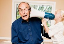 Технологические инновации: помощь людям со слуховыми нарушениями Помощь людям со слуховыми нарушениями