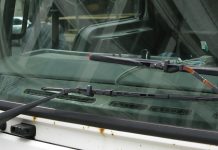 Стекла для спецтехники: виды и особенности Стекла для спецтехники