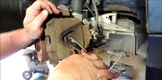 Как работает датчик износа колодок Датчик износа колодок