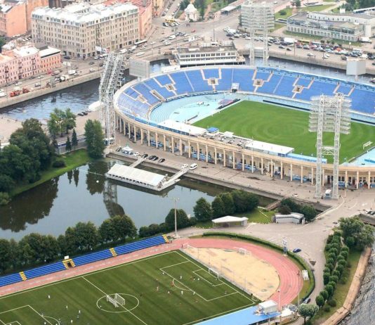Самые крупные футбольные стадионы Санкт-Петербурга Футбольный стадион в Санкт-Петербурге