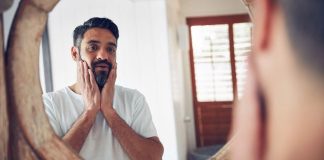 Как помочь мужчине, если у него низкая самооценка Мужчина с низкой самооценкой