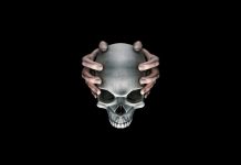 Рука и череп дома Лилий Рука и череп