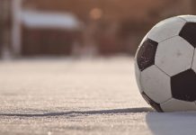 Футбол зимой: особенности тренировок и игр на открытом воздухе Зимний футбол