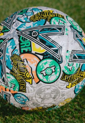 Мяч Mitre Ultimax Pro для The Soccer Tournament 2025