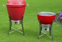 Что и как готовить на керамических грилях Керамический гриль стоит на лужайке