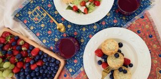 justfood х PERINNE: плейсматы с инициалами для сезона пикников justfood х PERINNE