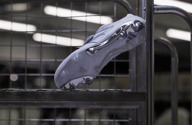 Бутсы adidas Predator Silver Strike