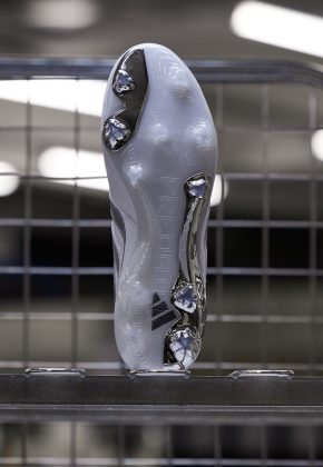 Бутсы adidas Predator Silver Strike