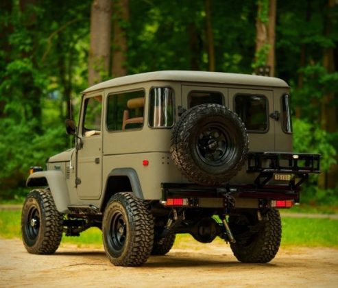 Авто Toyota FJ40