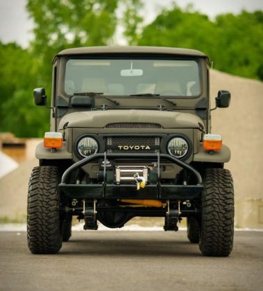 Авто Toyota FJ40
