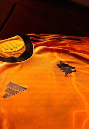 Третья форма Ромы 25 26 от adidas