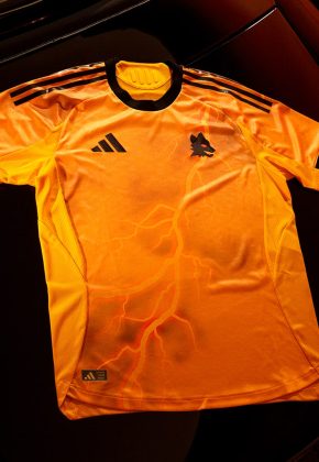 Третья форма Ромы 25 26 от adidas