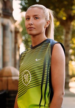 Лия Уильямсон Nike x Palace P90