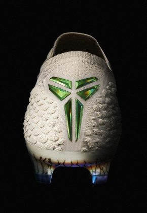 Бутсы Nike Phantom 6 Black Mamba