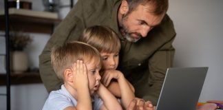 Когда отец выбирает онлайн-образование для своего ребенка Онлайн-образование для своего ребенка
