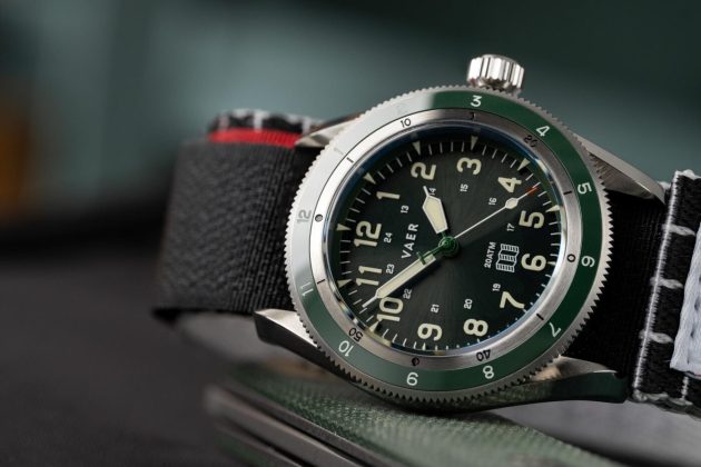 Часы Worn & Wound x VAER x Topo Designs Solar Hiker