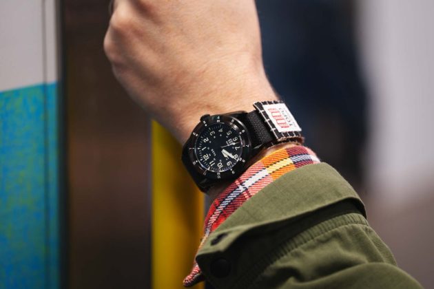 Часы Worn & Wound x VAER x Topo Designs Solar Hiker