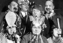 Впечатляющие чёрно-белые фотографии празднования Нового года в 20 веке Черно-белые новогодние фотографии 20 века