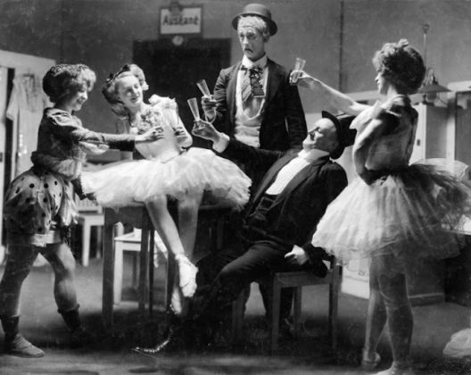 Черно-белые новогодние фотографии 20 века