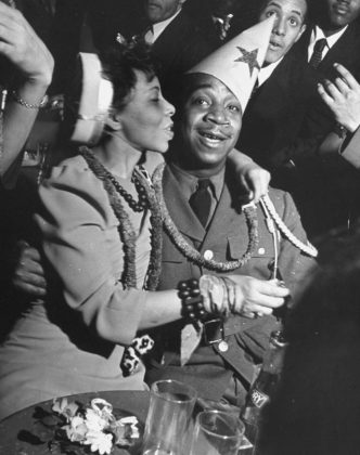 Черно-белые новогодние фотографии 20 века