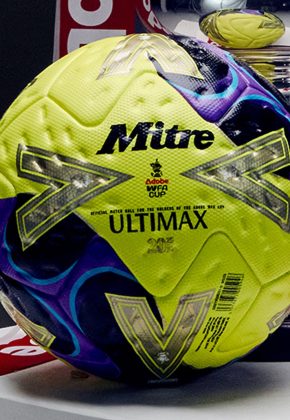 Мяч Mitre для Кубка Англии 2025 2026