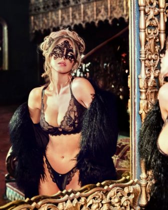 Сидни Суини для бренда SYRN