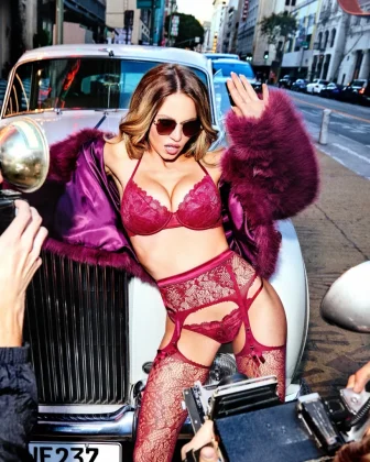 Сидни Суини для бренда SYRN