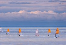 Россия, которая умеет ловить волну: путешествие в сердце отечественного виндсерфинга Российский виндсерфинг