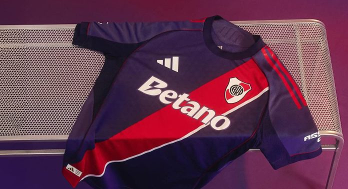 Третья форма Ривер Плейта 2026 от adidas