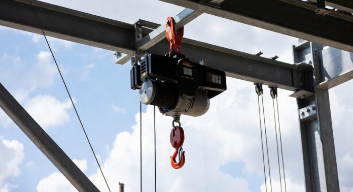 Электрическая таль после монтажа