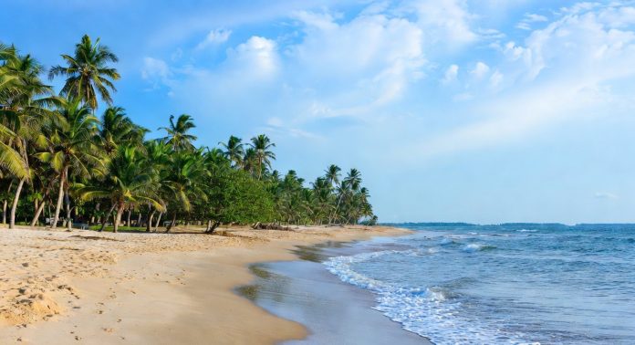 more-v-aprele-3 Куда лететь за теплым морем в апреле