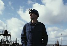 Топ-5 востребованных специализаций в нефтегазовой сфере в 2026 году Специалист по добыче нефти и газа