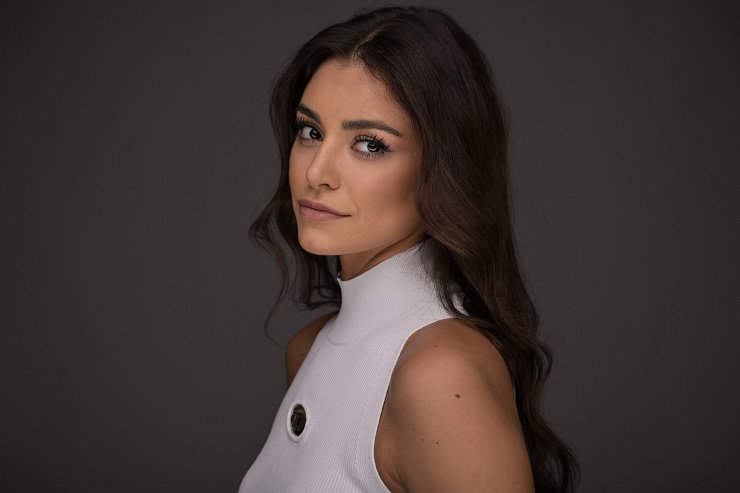 Телеведущая и актриса Юлия Синицына