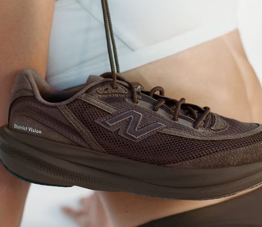 District Vision и New Balance снова вместе: минимализм 1080v15 с калифорнийским акцентом Кроссовки District Vision x New Balance 1080v15
