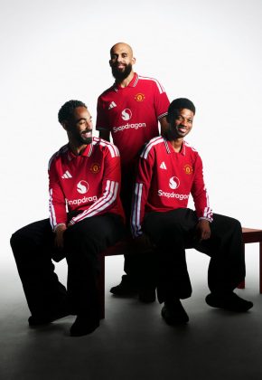 Форма Манчестер Юнайтед 2026 2027 от adidas