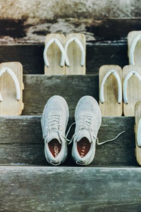 Кроссовки BEAMS и HOKA Bondi 7