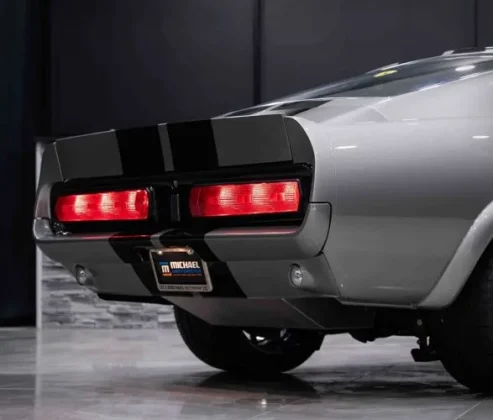 Автомобиль 1967 Ford Mustang Fastback Eleanor Tribute Edition