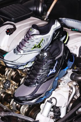 Кроссовки Mizuno Wave Prophecy LS