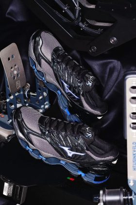 Кроссовки Mizuno Wave Prophecy LS