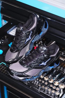 Кроссовки Mizuno Wave Prophecy LS