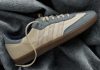 Kith и adidas Originals выпускают деним-версию Samba. Текстуры в центре внимания Кроссовки Kith x adidas Originals Samba “Denim”