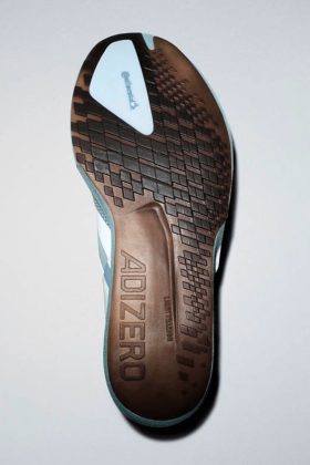Кроссовки adidas x SATISFY
